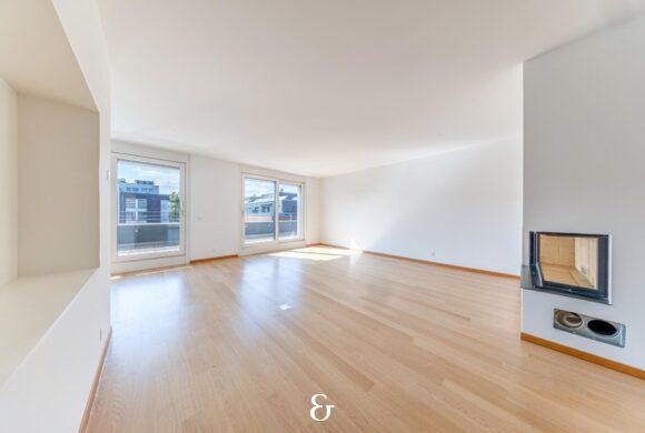 Photo 3 of the property 7358.450010