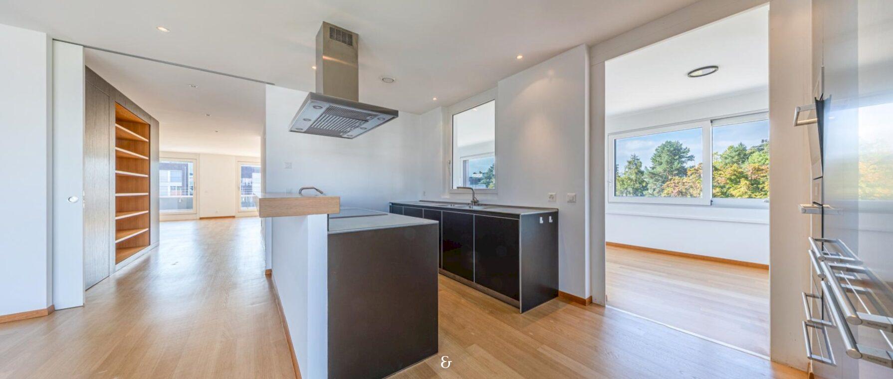 Photo 1 of the property 7358.450010