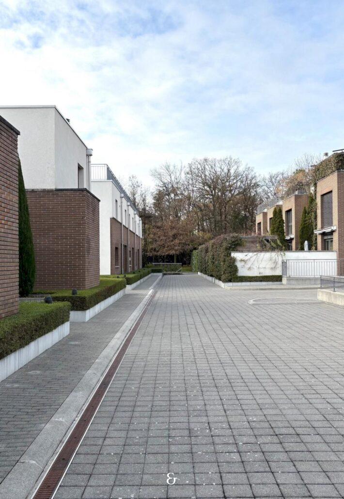 Photo 2 of the property 1152.400010