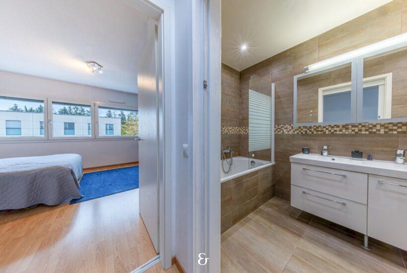 Photo 6 of the property MME