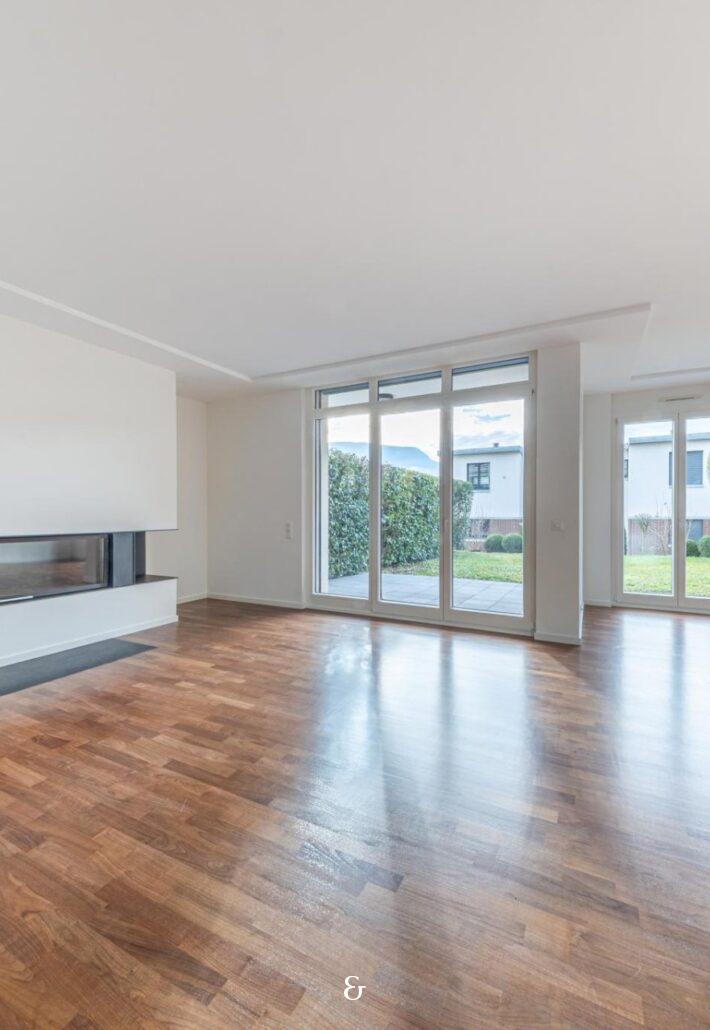 Photo 2 of the property 1152.400010